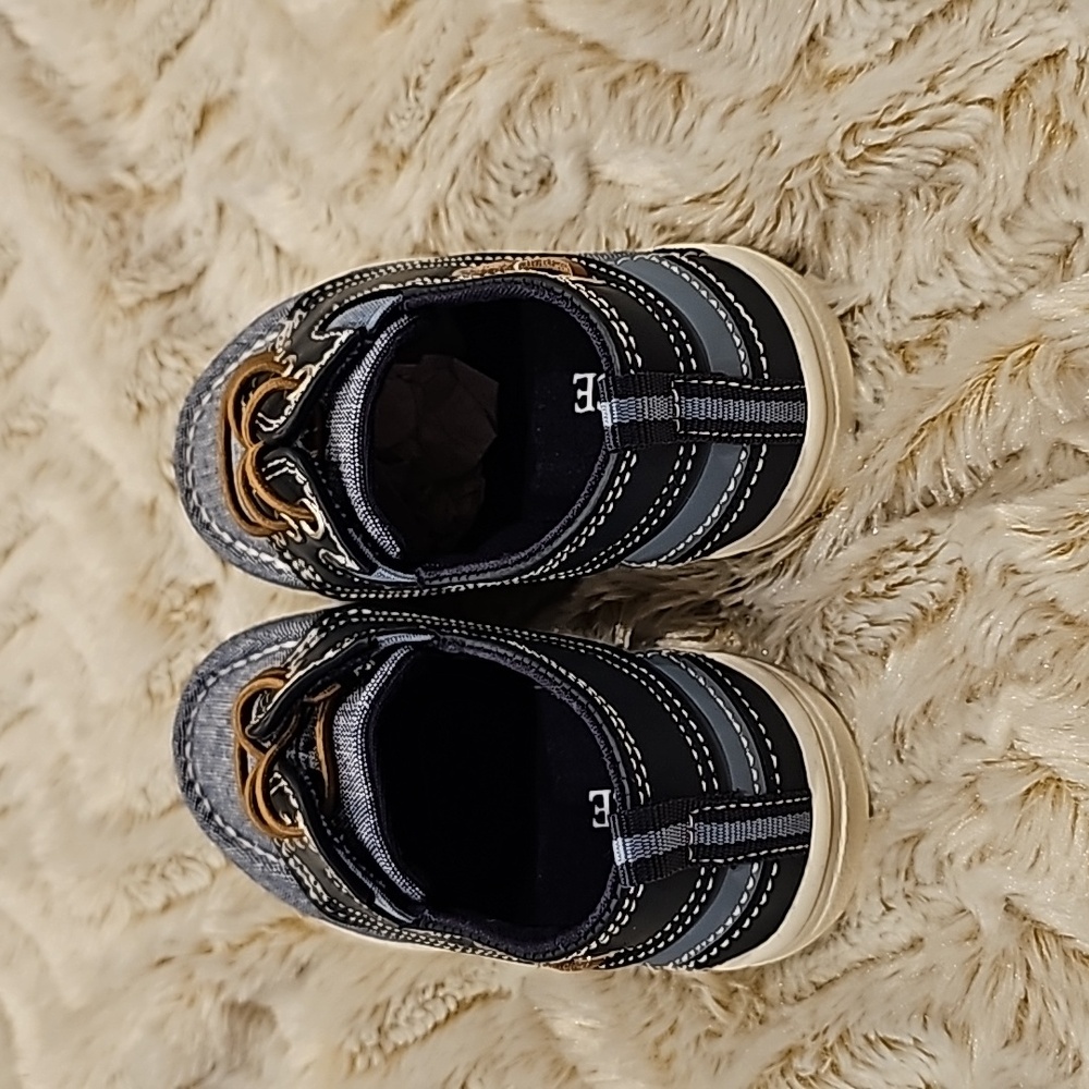 NWOT Children place shoes - Picture 3 of 8